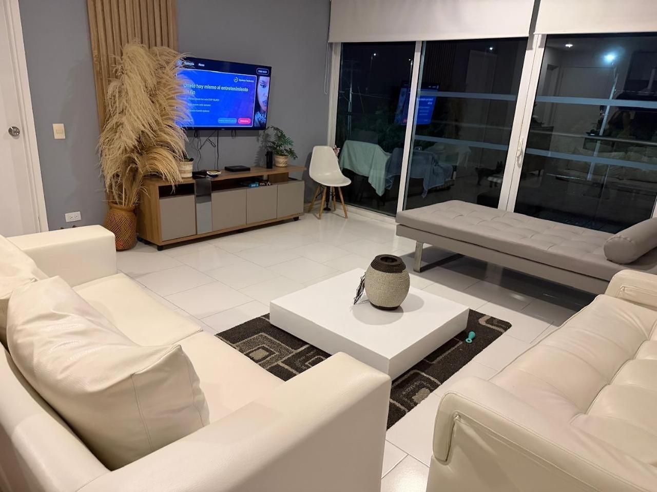 En Morros En Primera Linea De Playa Apartamento *